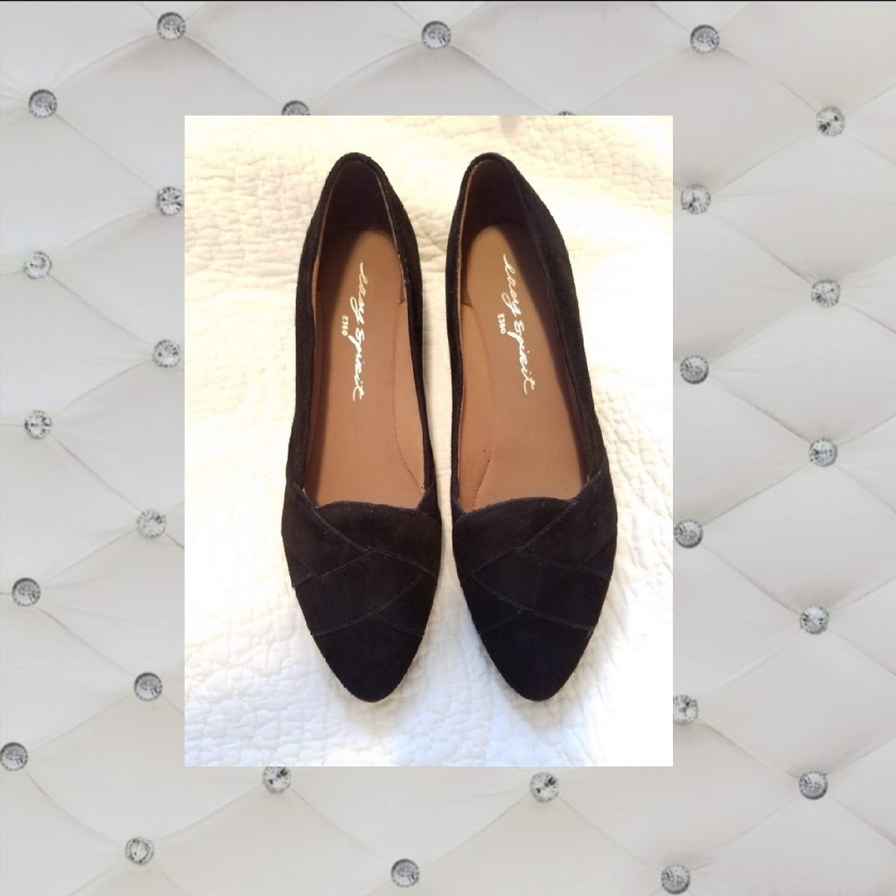 Black Easy Spirit suede flats